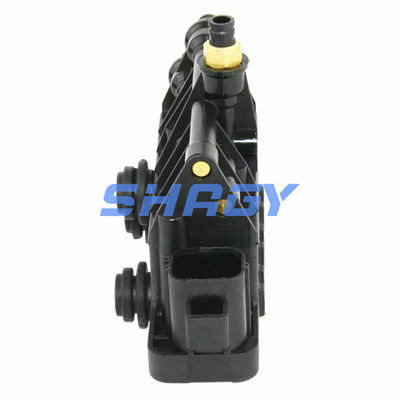 W przypadku Land Rover Discoverer 3&amp;Range Rover Sport RVH000055